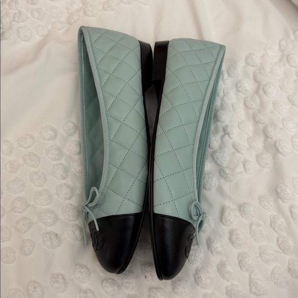 CHANEL Light Blue Black Toe Ballerina Flats Lambskin 38 Brand New in Box - Picture 5 of 14